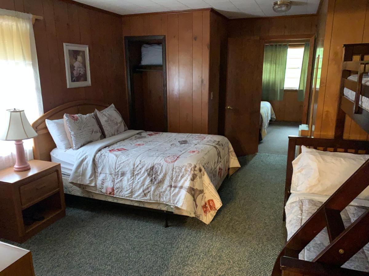 Phillips Historic Motel & Cottages Роббинсвилл Экстерьер фото