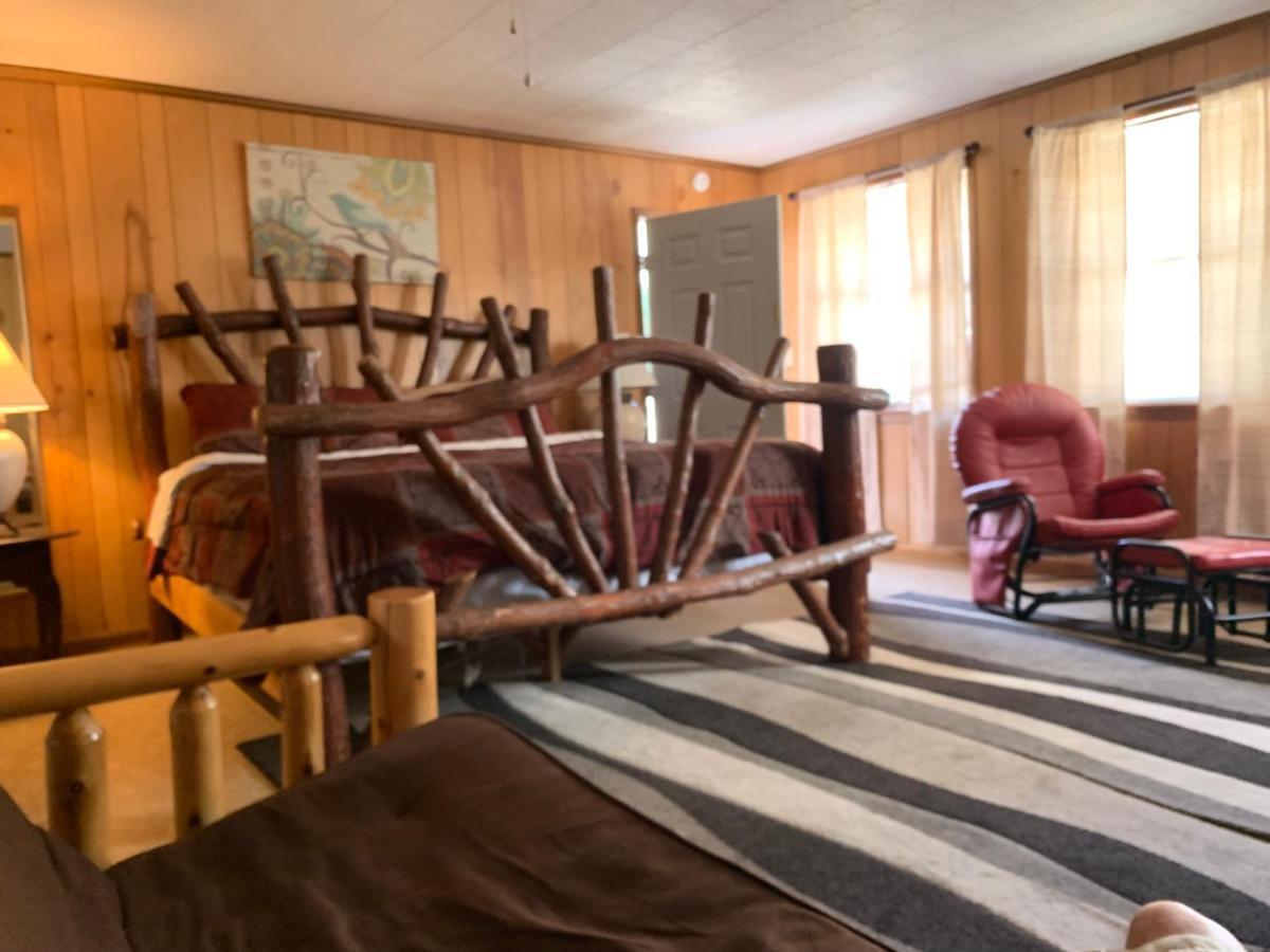 Phillips Historic Motel & Cottages Роббинсвилл Экстерьер фото