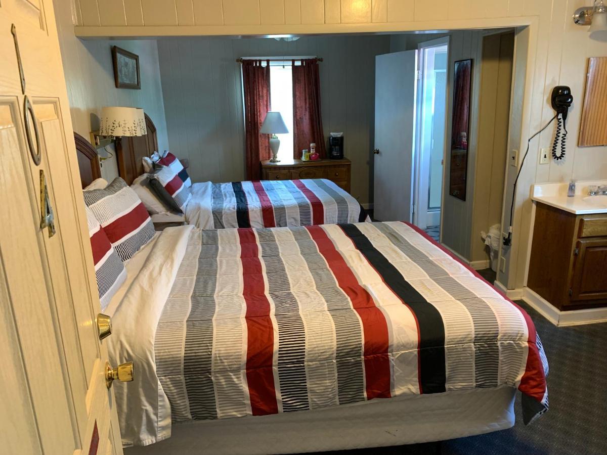 Phillips Historic Motel & Cottages Роббинсвилл Экстерьер фото